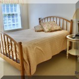 F36. Vermont Tubbs full size wooden bed .(Mattress not included) 